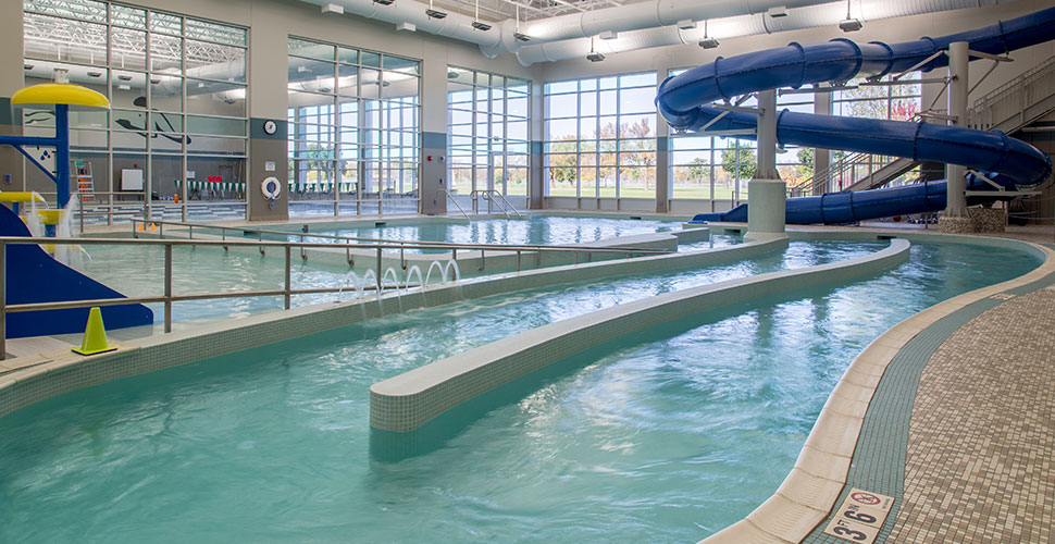 Piscina St. Cloud Community Aquatics Center and YMCA - Stearns County