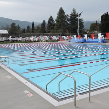 Piscina St. Helena Aquatic Complex - Napa County