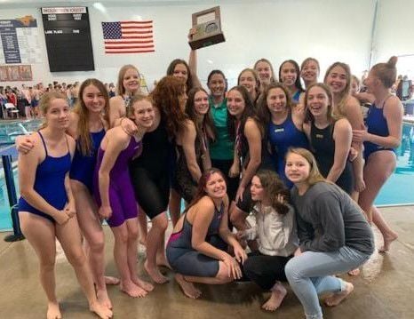 Piscina Stang Aquatic Center - Mountain Crest High School - Cache County