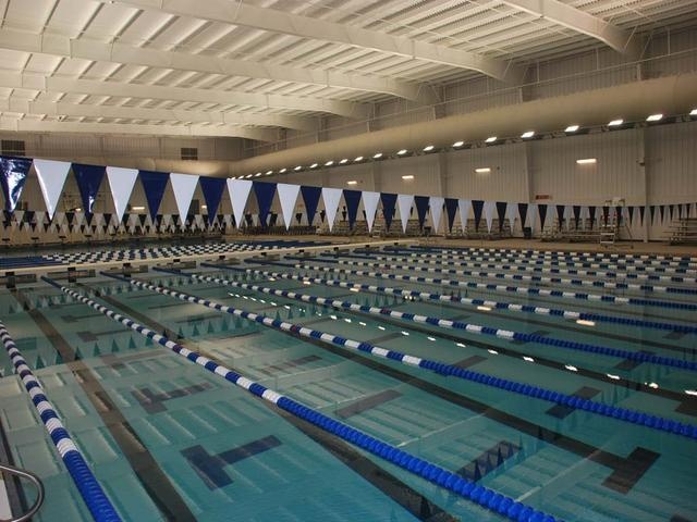 Piscina Stivers Aquatic Center - Union College Center for Health & Learning - Knox County