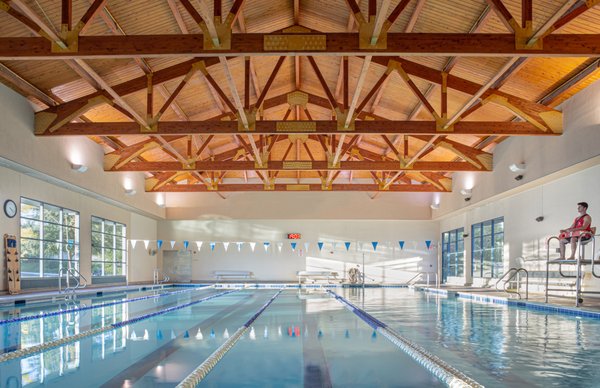 Piscina Stuart C. Gildred Family YMCA - Santa Barbara County