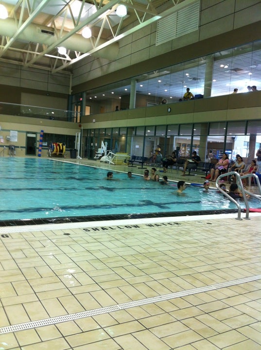 Piscina Surrey Sport and Leisure Complex - Greater Vancouver Area