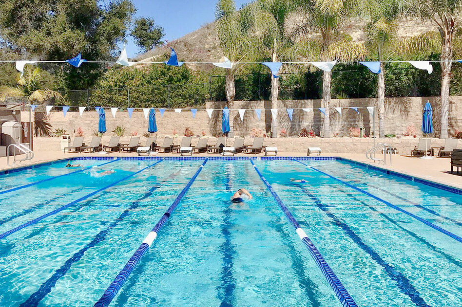 Piscina SWELL Cathedral Oaks Club - Santa Barbara County