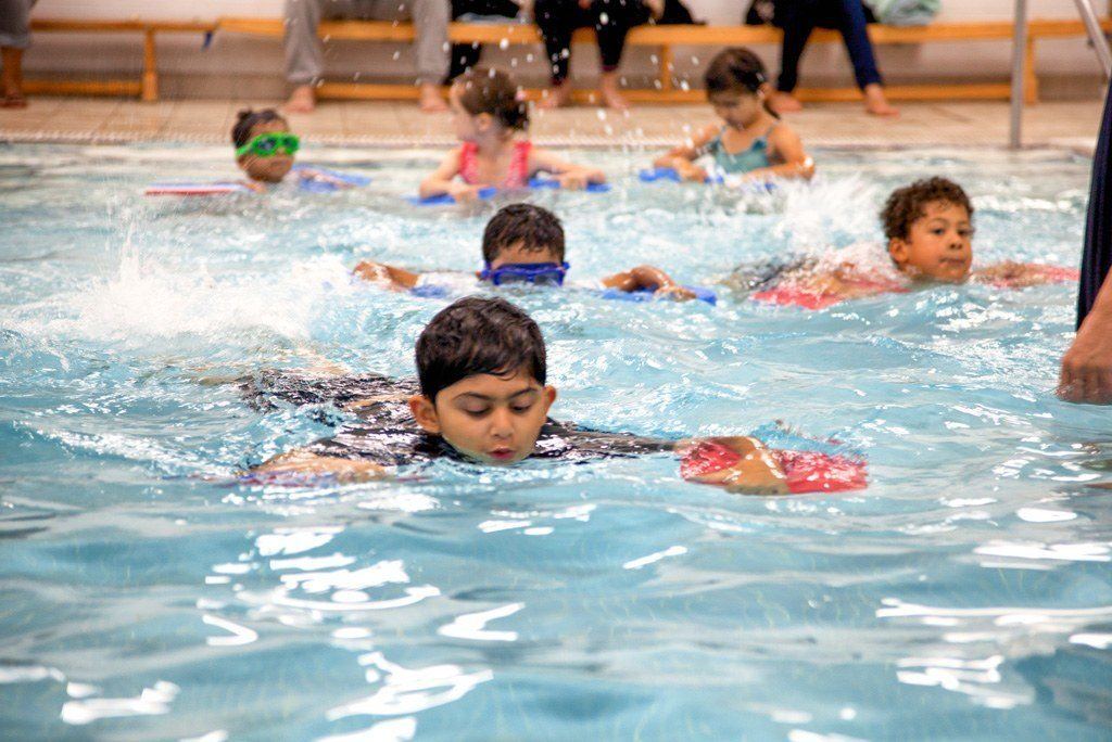 Piscina Sylvestrian Leisure Centre - Forest School - London Metropolitan Area