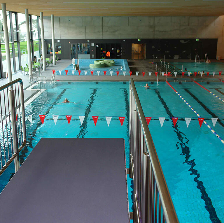 Piscina TaunaBad Oberursel Frei- und Hallenbad - Oberursel