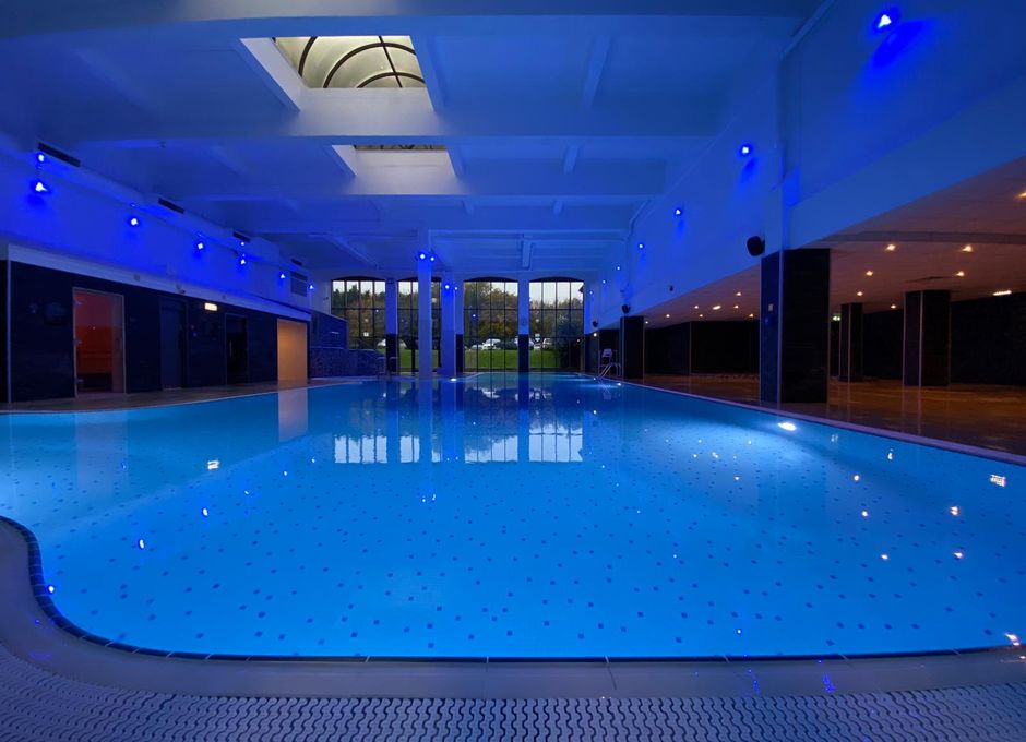 Piscina Village Hotel / Village Gym Wirral - Cheshire