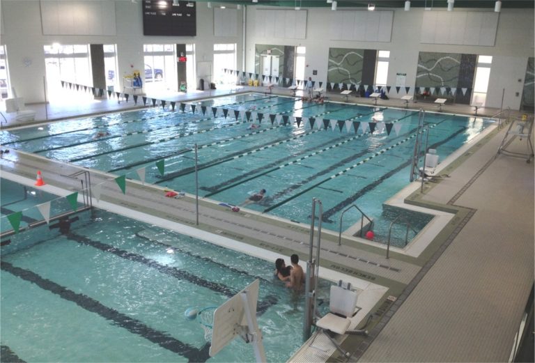 Piscina Wakefield Aquatics Center - Arlington County