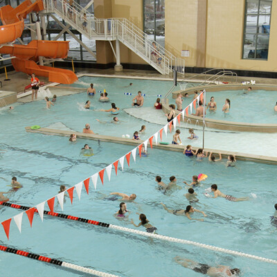 Piscina Wartburg-Waverly Sports & Wellness Center (The W) - Wartburg College - Bremer County