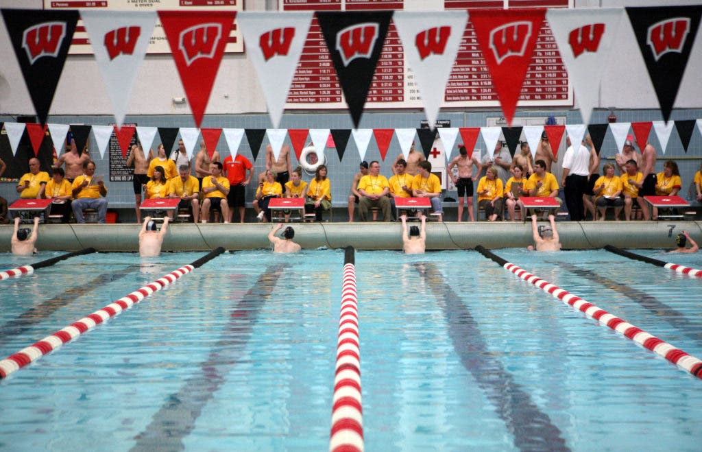 Piscina Wauwatosa West High School Swimming Pool - Milwaukee County