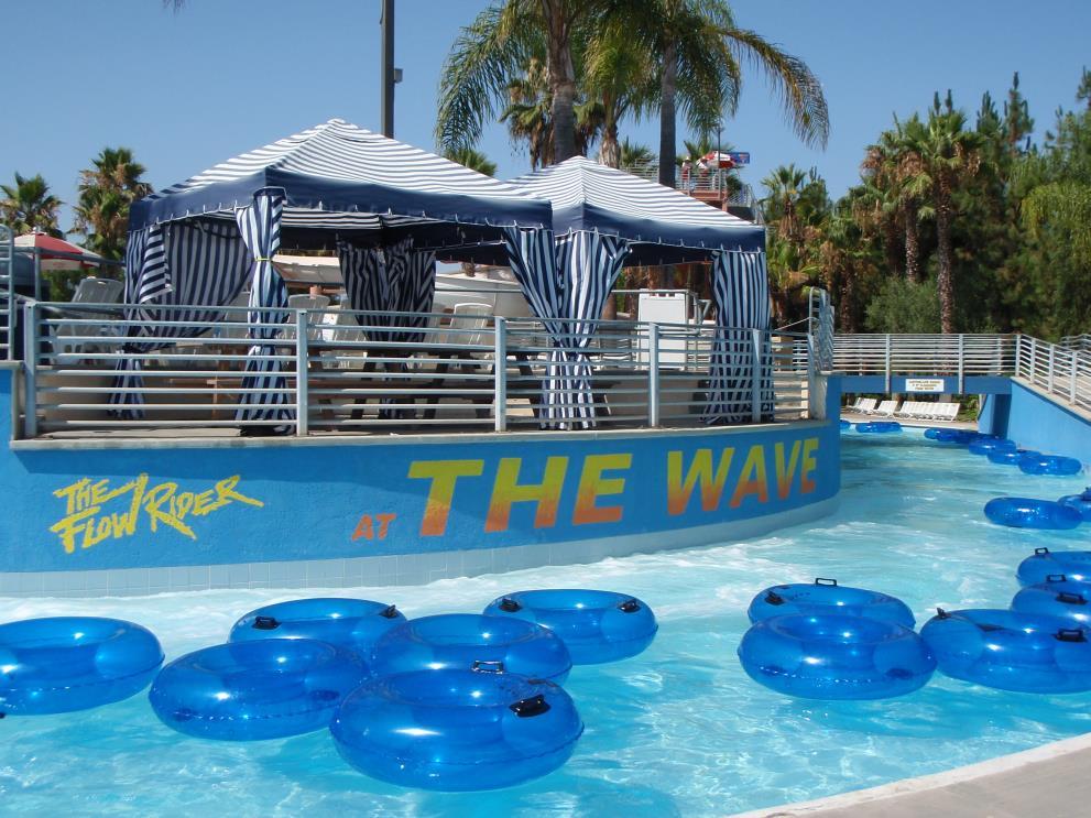 Piscina Wave Waterpark Vista - San Diego County