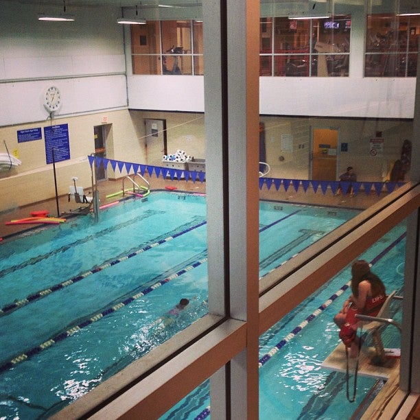 Piscina West Suburban YMCA - Middlesex County