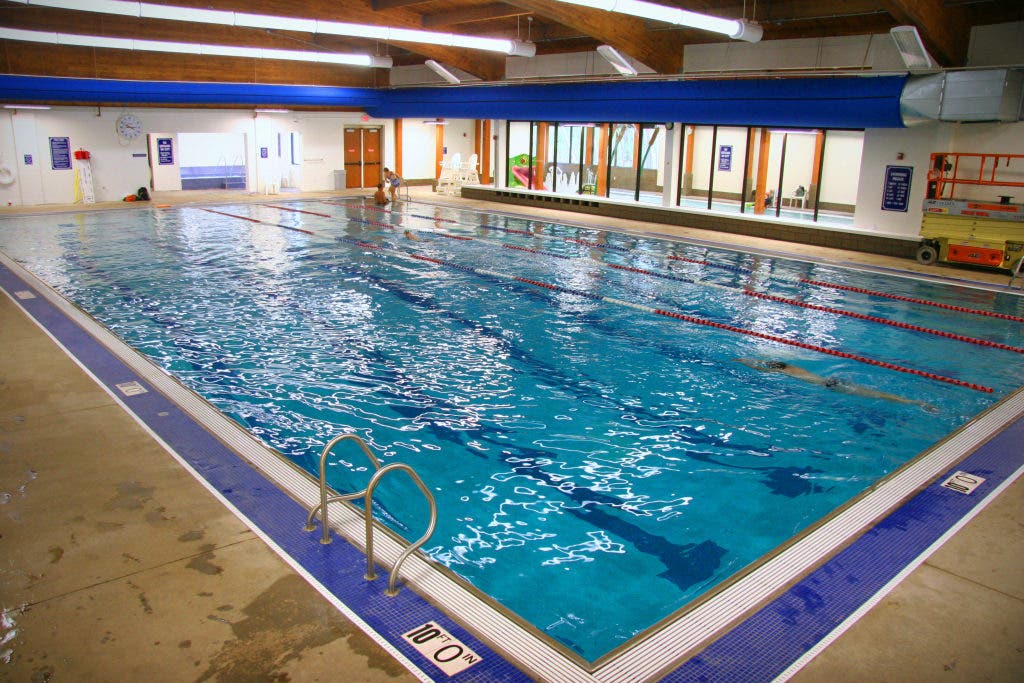 Piscina Williston Fitenss Center - Hennepin County