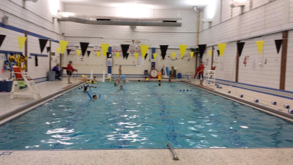 Piscina Wilmerding Community Center - Allegheny County