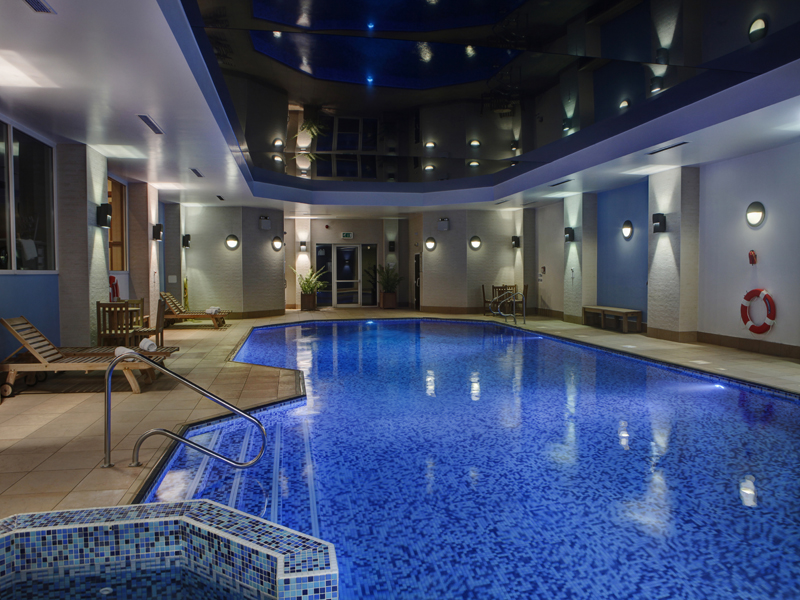 Piscina Windmill Village Hotel, Golf Club & Spa - Warwickshire