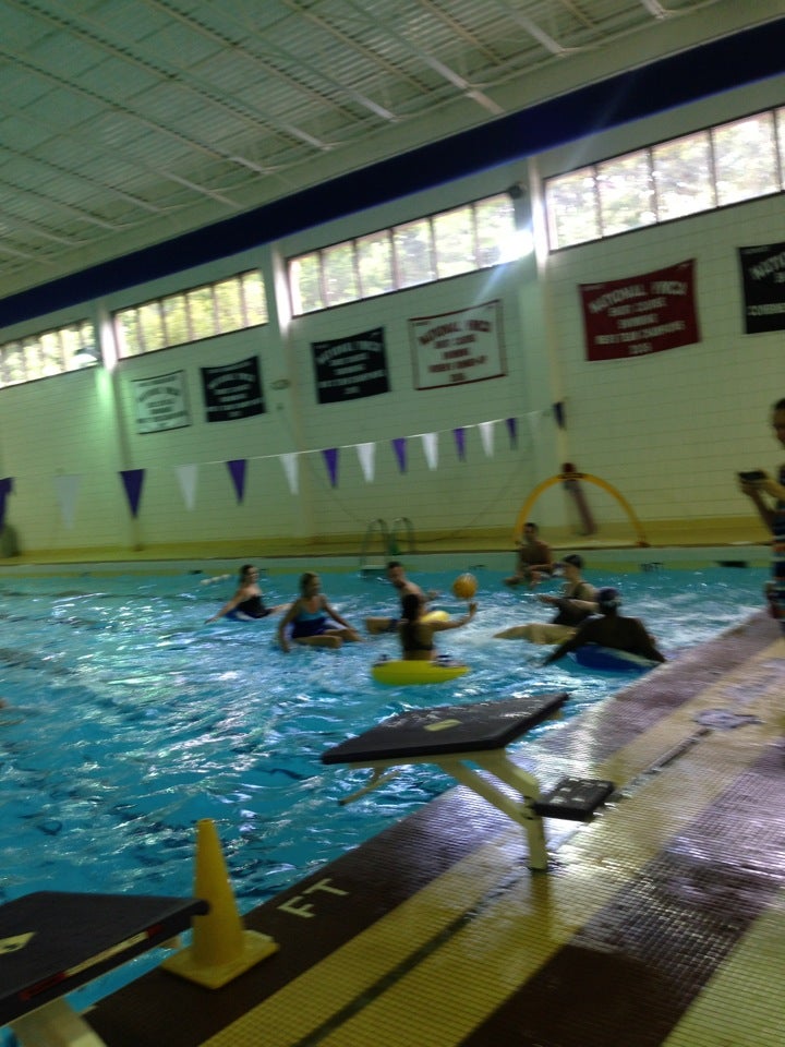 Piscina YMCA of the Triangle Oberlin Program Center - Wake County