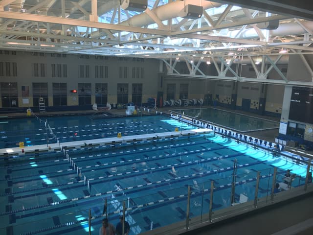 Piscina Yorktown Aquatics Center - Arlington County